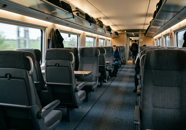 Andén de llegada en la estación de Gijón